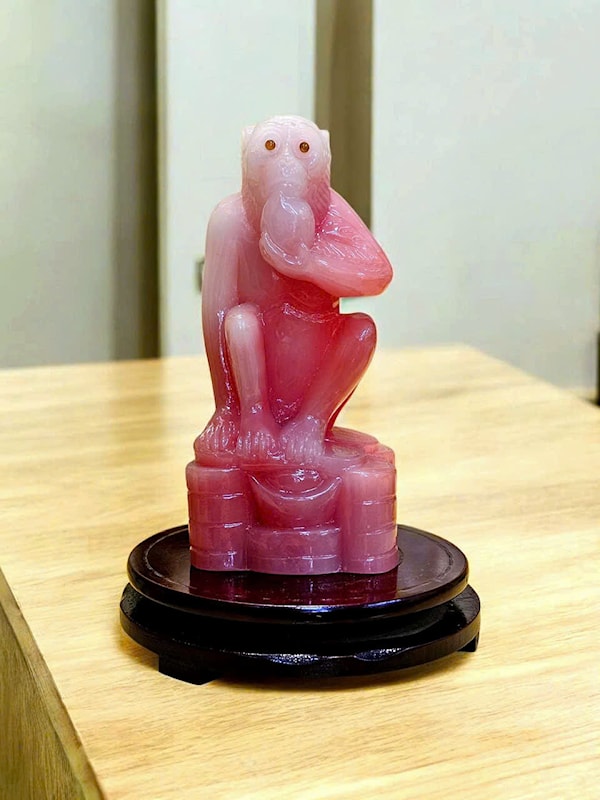 Tượng Khỉ Ngồi Trên Nén Vàng